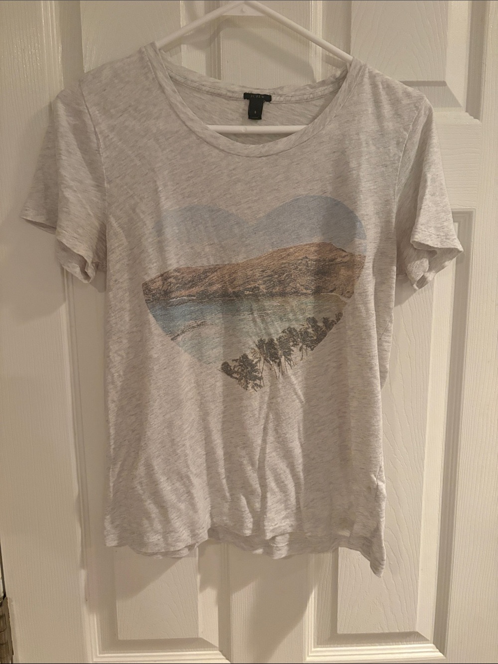 Light Gray Graphic Heart Tee - Scenic Print